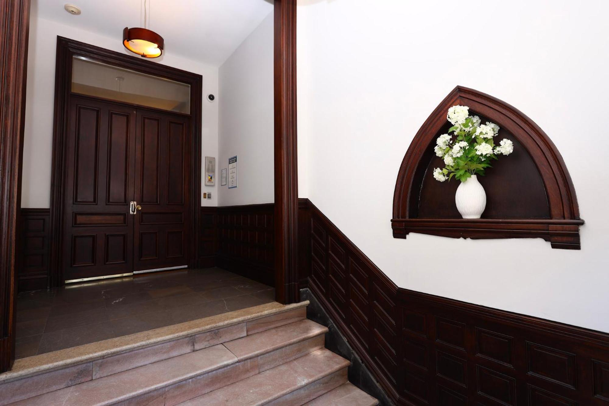 Stylish Newbury Street Studio, #2 Boston Bagian luar foto
